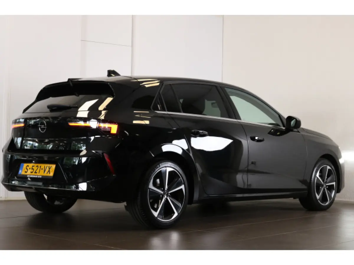 1.2 Level 3 130pk | Camera | Navi | Ad. Cruise control | AGR Stoelen | DAB | PDC V+A | Keyless entry  | LMV 17" |