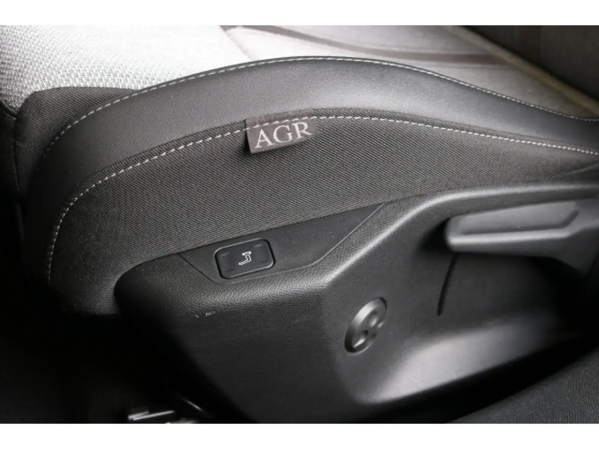 1.2 Level 3 130pk | Camera | Navi | Ad. Cruise control | AGR Stoelen | DAB | PDC V+A | Keyless entry  | LMV 17" |