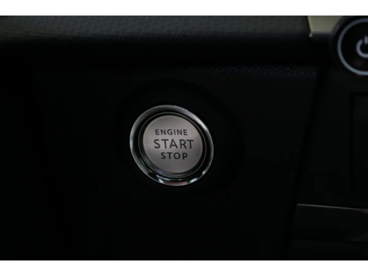 1.2 Level 3 130pk | Camera | Navi | Ad. Cruise control | AGR Stoelen | DAB | PDC V+A | Keyless entry  | LMV 17" |