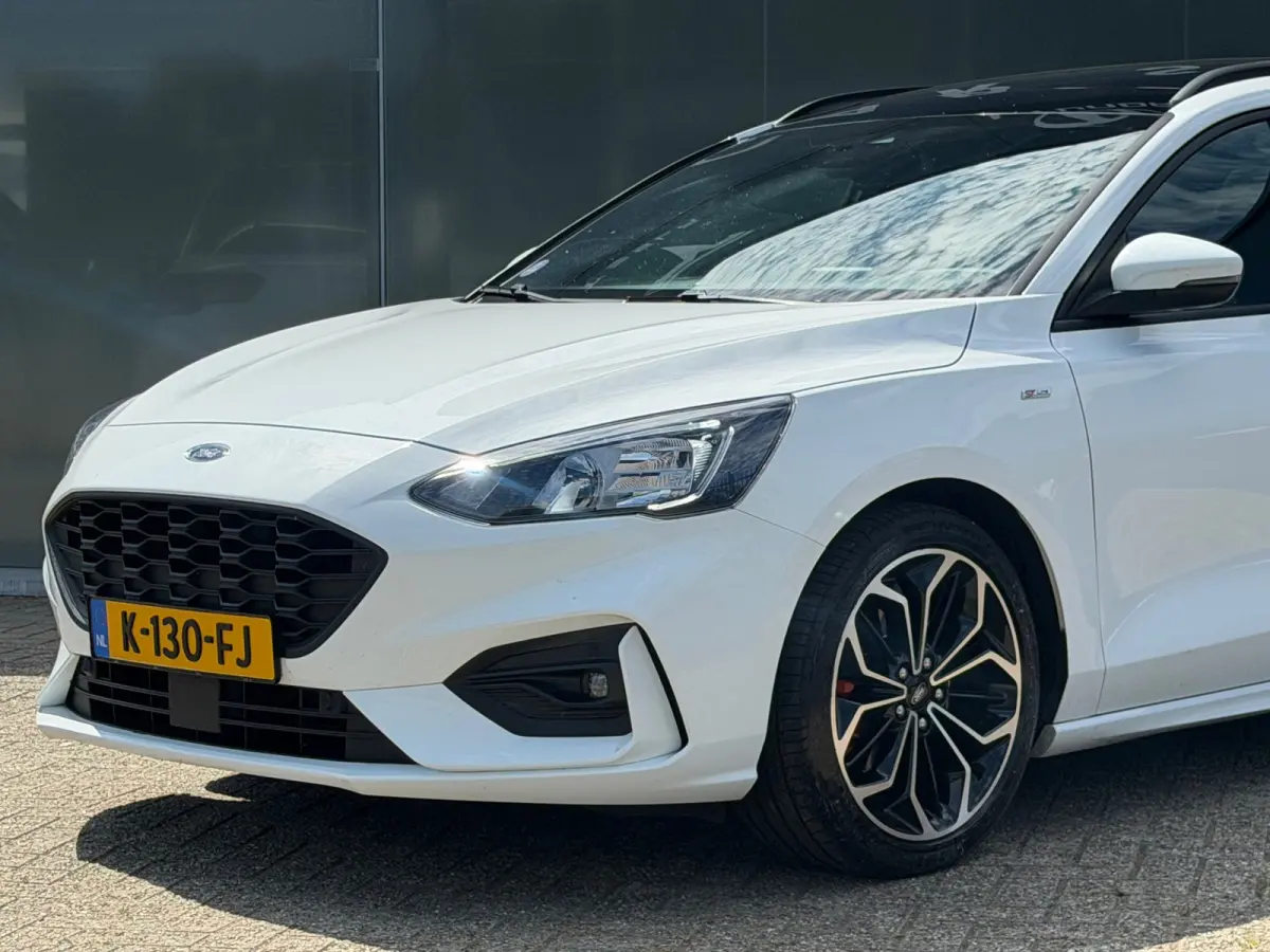 1.0 EcoBoost Hybrid ST Line X Business PANORAMADAK