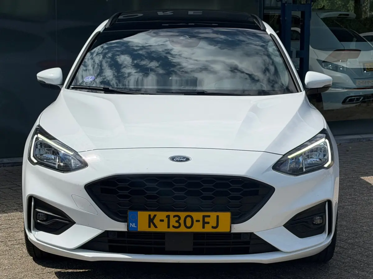 1.0 EcoBoost Hybrid ST Line X Business PANORAMADAK