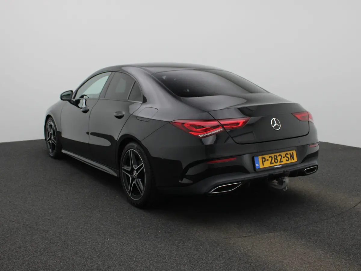 180 Business Solution AMG AUTOMAAT | TREKHAAK | NAVIGATIE | CAMERA | STOELVERWARMING