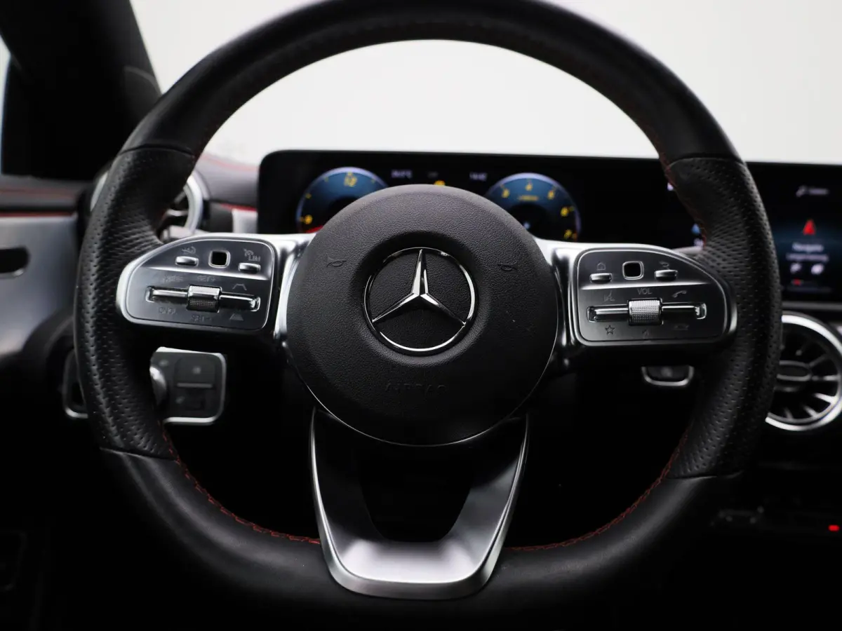 180 Business Solution AMG AUTOMAAT | TREKHAAK | NAVIGATIE | CAMERA | STOELVERWARMING