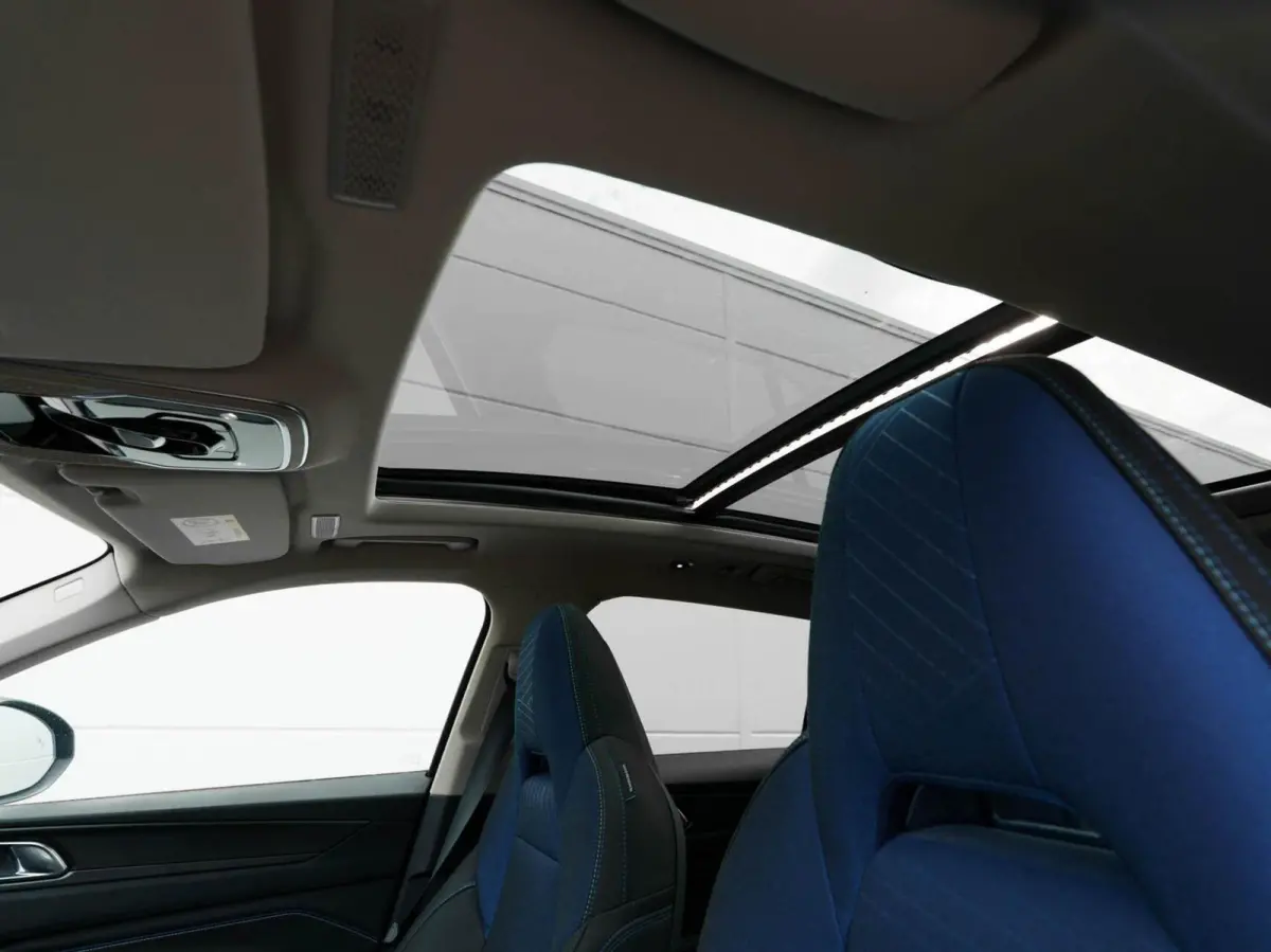 1.5 Plug-in Hybrid 262pk | Panoramadak | Navigatie | 360 Camera