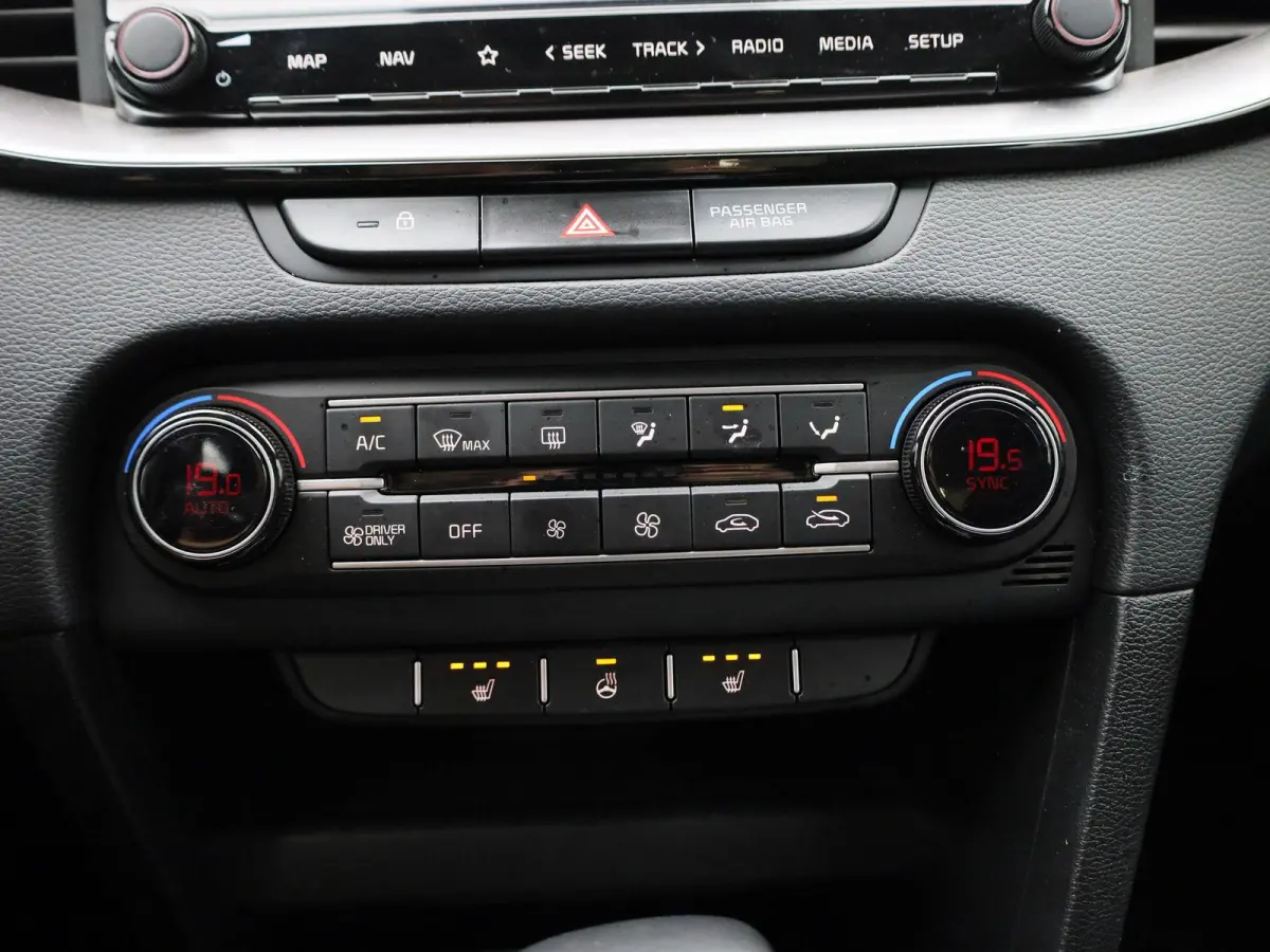 1.6 GDi PHEV DCT Business Line | CAMERA | NAVIGATIE | STOELVERWARMING