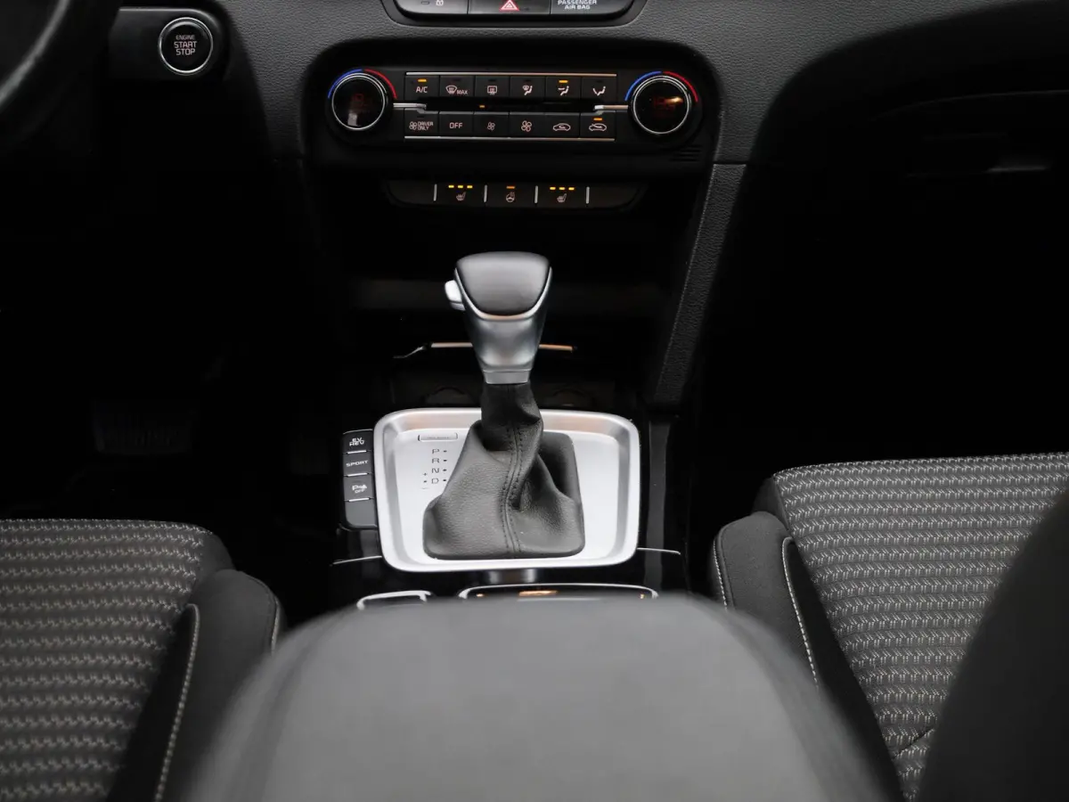1.6 GDi PHEV DCT Business Line | CAMERA | NAVIGATIE | STOELVERWARMING
