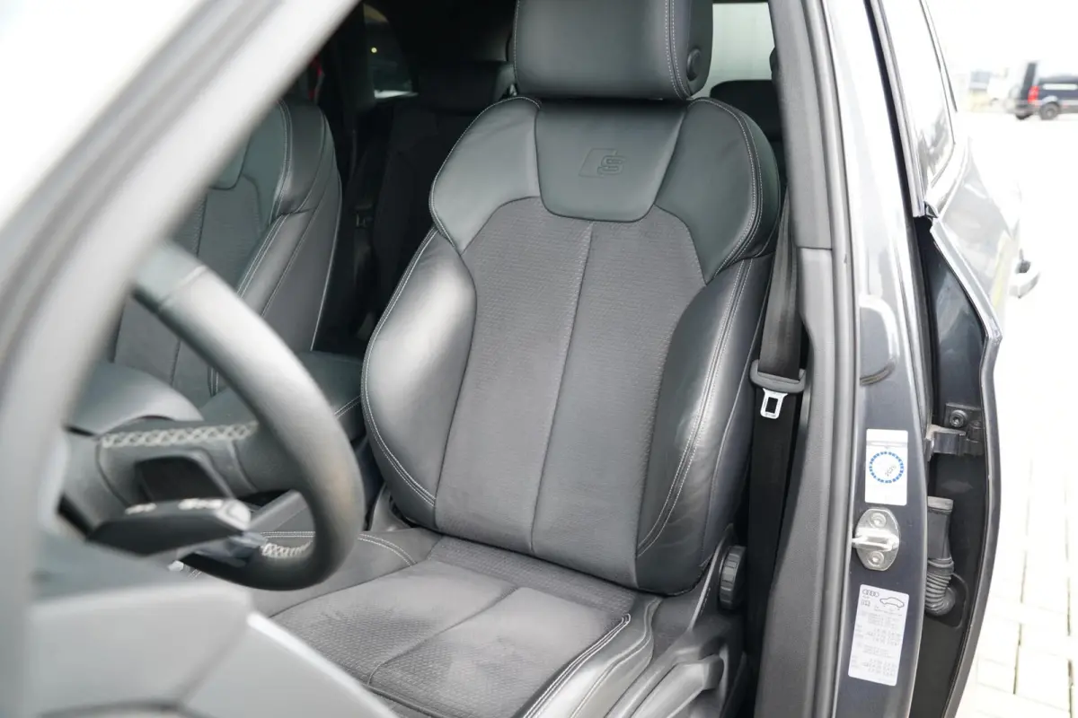 55 TFSI e S edition | SOH 98% | Head-Up | Matrix LED | Adaptieve cruise control | 2 x S-Line | Ambiance verlichting | Parkeercamera | Stoelverwarming | 3-zone climate control | Keyless | Stu