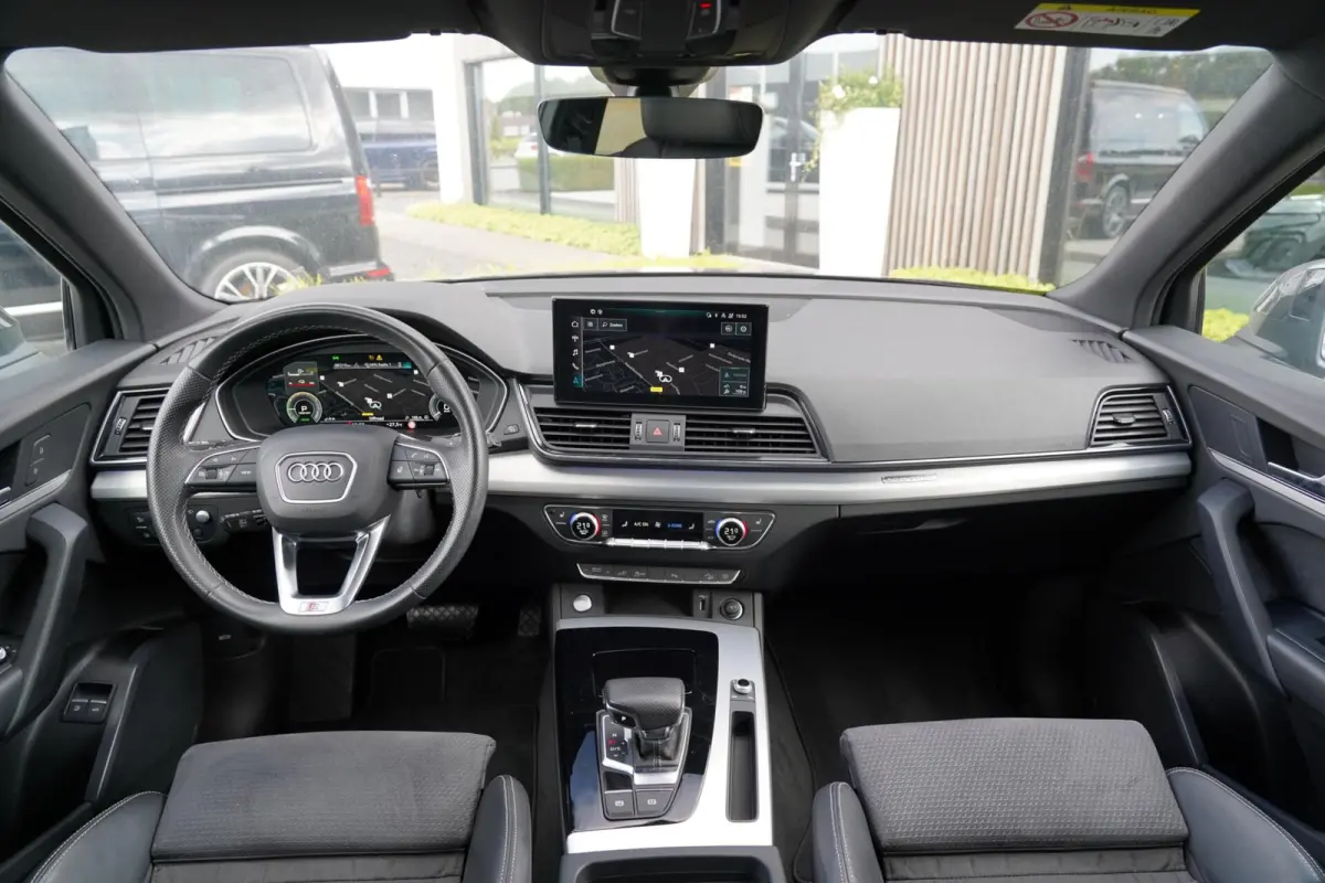 55 TFSI e S edition | SOH 98% | Head-Up | Matrix LED | Adaptieve cruise control | 2 x S-Line | Ambiance verlichting | Parkeercamera | Stoelverwarming | 3-zone climate control | Keyless | Stu