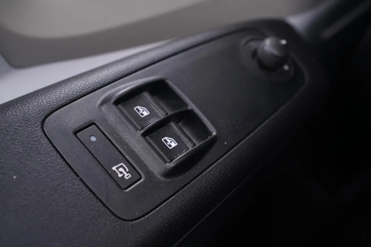 2.2 HDI 140 pk L2H2 Airco, Cruise Control BPM vrij, Audiosysteem, PDC achter, 3-Zits