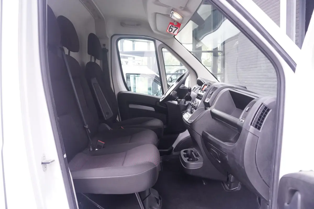 2.2 HDI 140 pk L2H2 Airco, Cruise Control BPM vrij, Audiosysteem, PDC achter, 3-Zits