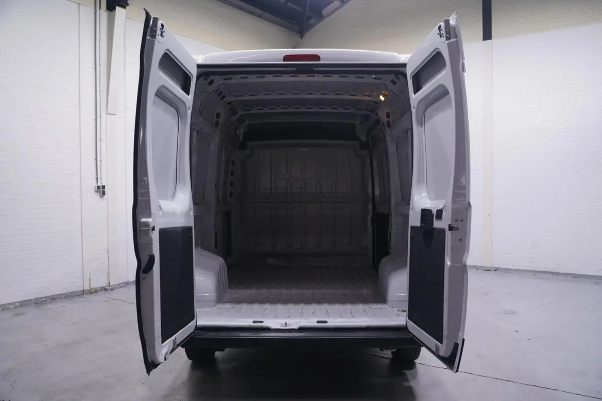 2.2 HDI 140 pk L2H2 Airco, Cruise Control BPM vrij, Audiosysteem, PDC achter, 3-Zits