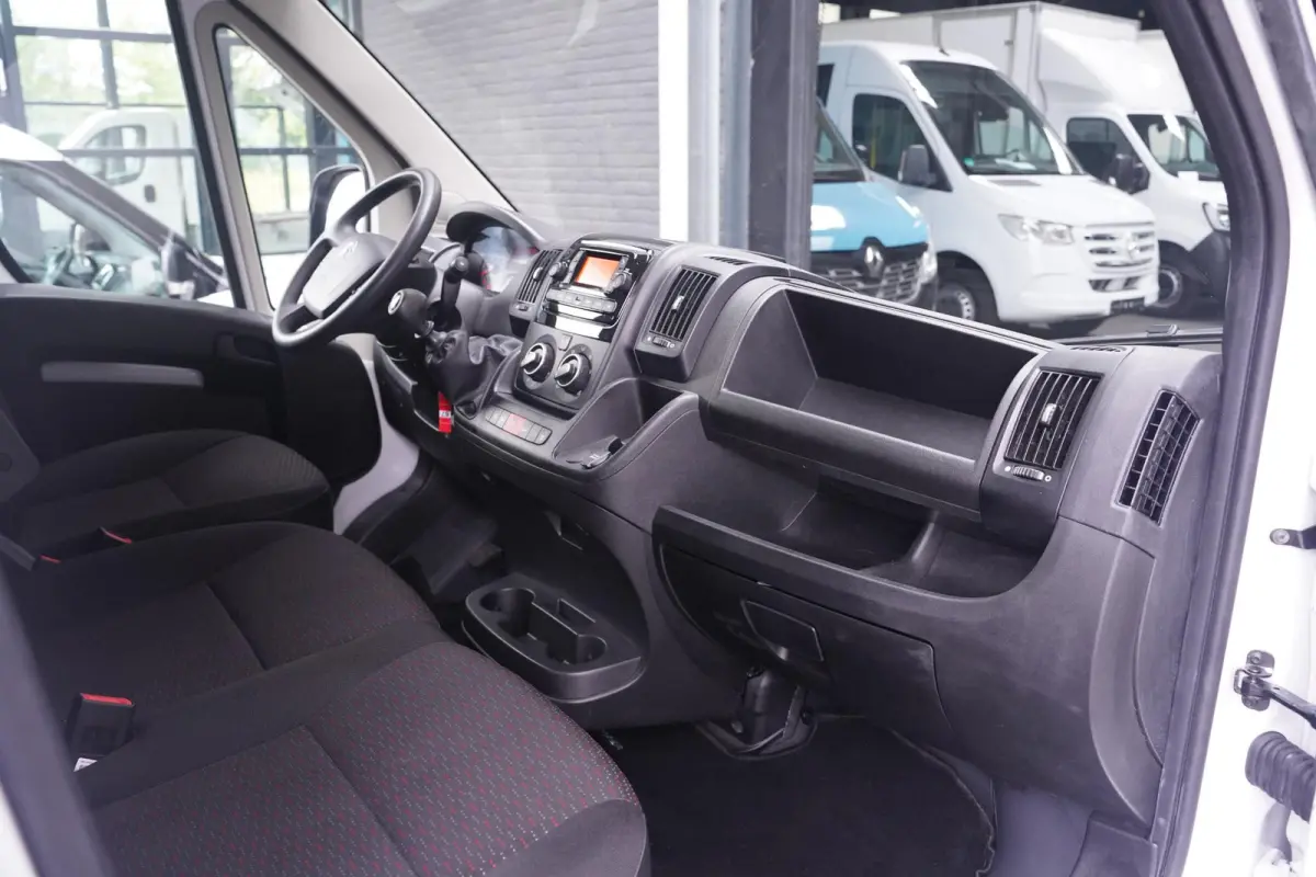 2.2 HDI 140 pk L2H2 Airco, Cruise Control BPM vrij, Audiosysteem, PDC achter, 3-Zits