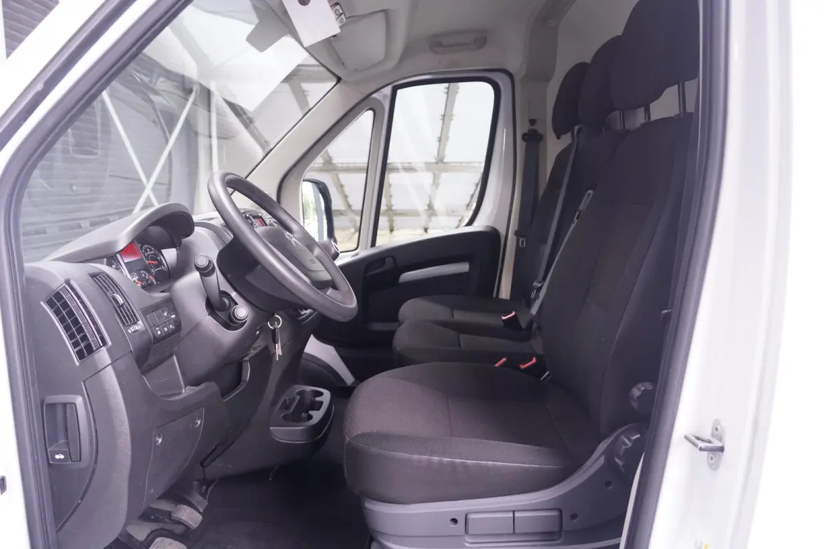 2.2 HDI 140 pk L2H2 Airco, Cruise Control BPM vrij, Audiosysteem, PDC achter, 3-Zits