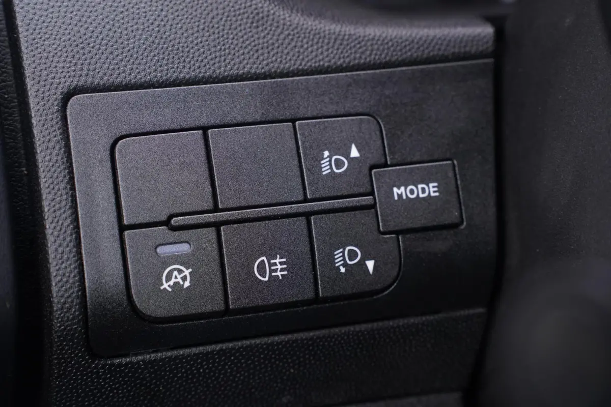 2.2 HDI 140 pk L2H2 Airco, Cruise Control BPM vrij, Audiosysteem, PDC achter, 3-Zits