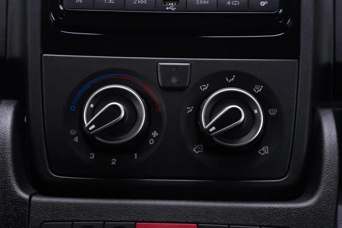 2.2 HDI 140 pk L2H2 Airco, Cruise Control BPM vrij, Audiosysteem, PDC achter, 3-Zits