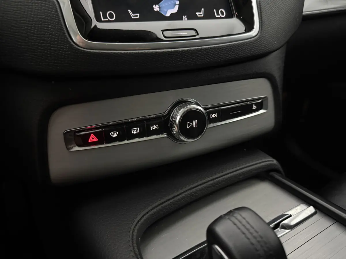 2.0 T8 Recharge AWD 7p. | Camera | Virtual | Cruise | Trekhaak | LED | Stoel/Stuurverw.