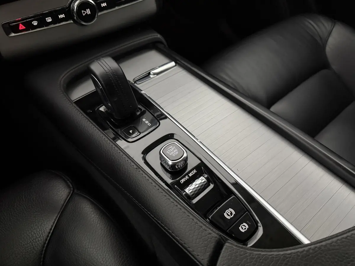 2.0 T8 Recharge AWD 7p. | Camera | Virtual | Cruise | Trekhaak | LED | Stoel/Stuurverw.