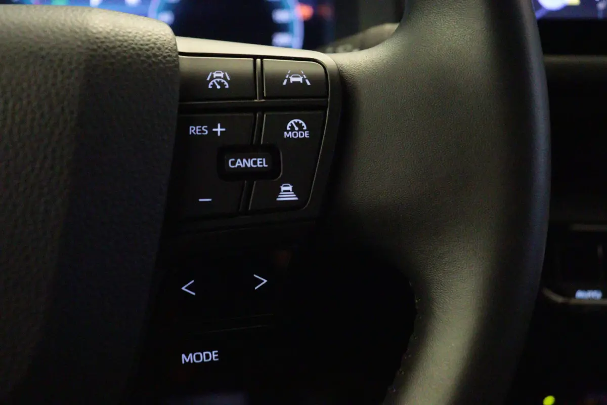 1.8 Hybrid 140 Dynamic | NAVI | CLIMA | CAMERA + PDC | ADAP CRUISE | LANE-ASSIST / WARNING |