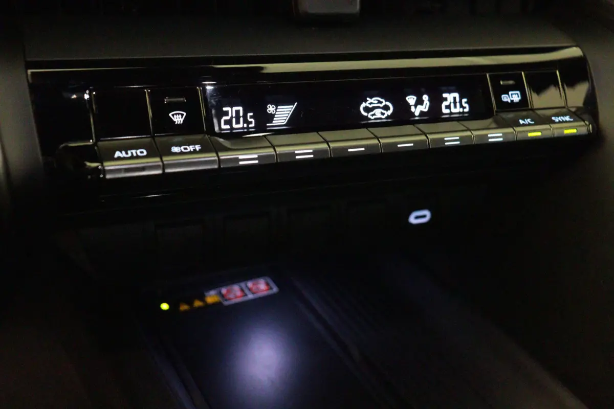 1.8 Hybrid 140 Dynamic | NAVI | CLIMA | CAMERA + PDC | ADAP CRUISE | LANE-ASSIST / WARNING |