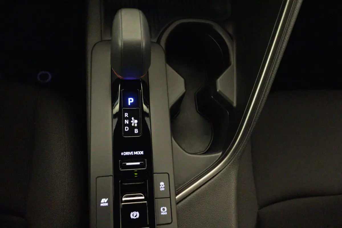 1.8 Hybrid 140 Dynamic | NAVI | CLIMA | CAMERA + PDC | ADAP CRUISE | LANE-ASSIST / WARNING |