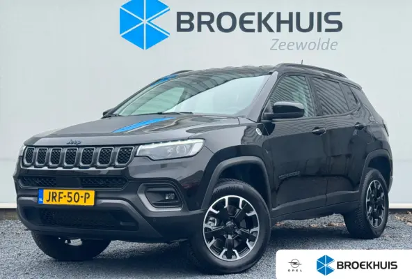 4xe 240PK Plug-in Hybrid Trailhawk SOH 97% | Full-Leather | Stoel Ventilatie | Adap Cruise | Camera | Apple Carplay/Android Auto | Elektrische Achterklep | Full-LED | 17" LMV