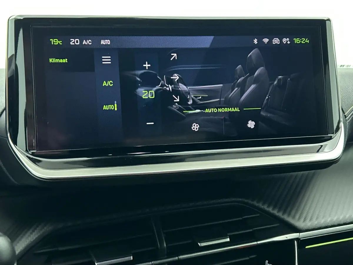 1.2 PureTech 130pk Automaat GT-Line Clima Control Camera Achter Navigatie d.m.v. Apple Carplay / Android auto Velgen 17 inch