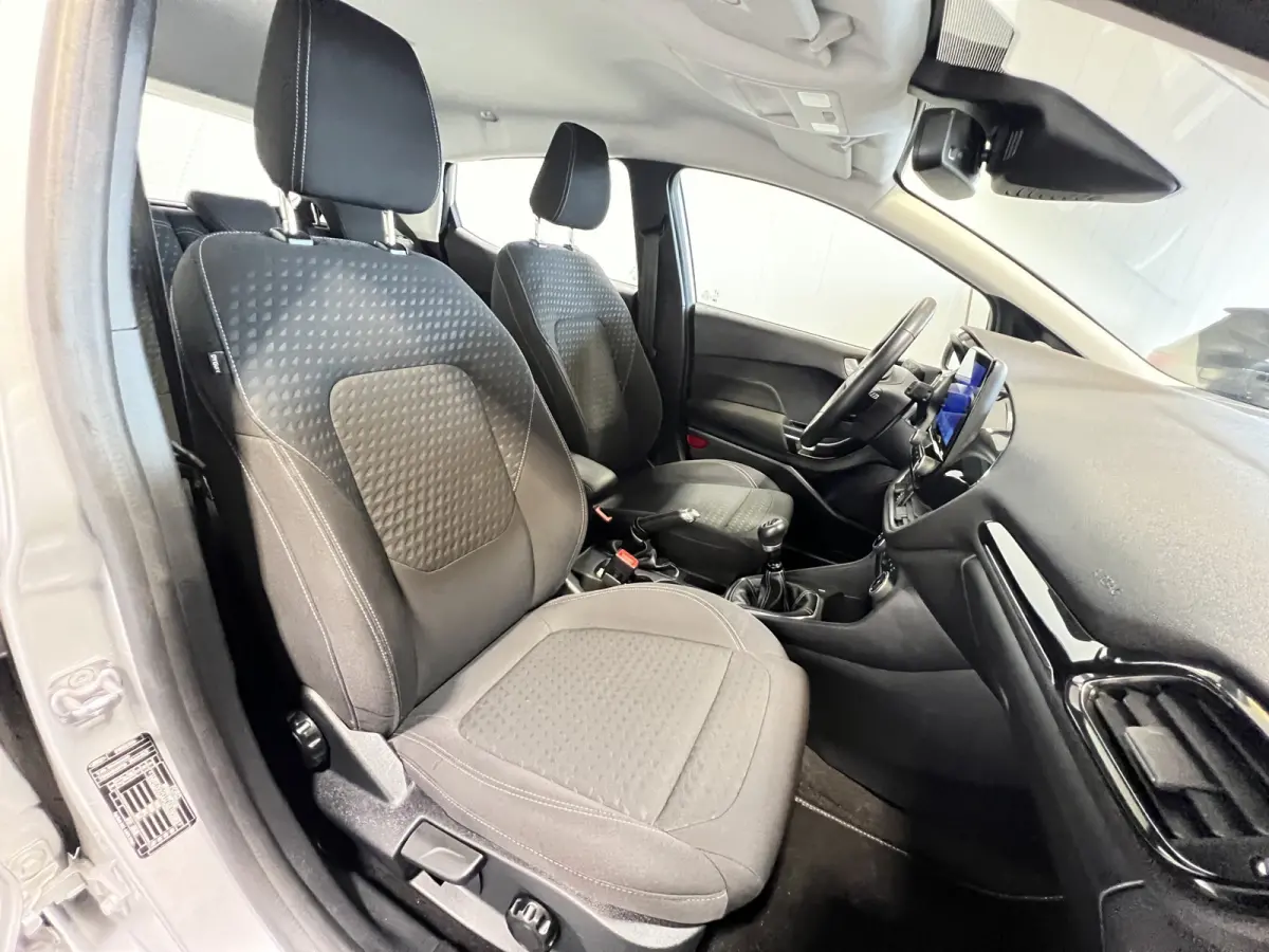 1.0 EcoBoost Titanium | Android Auto/Apple Carplay | LM Velgen 15" | Cruise Control | LED Koplampen | Automatisch Airco |