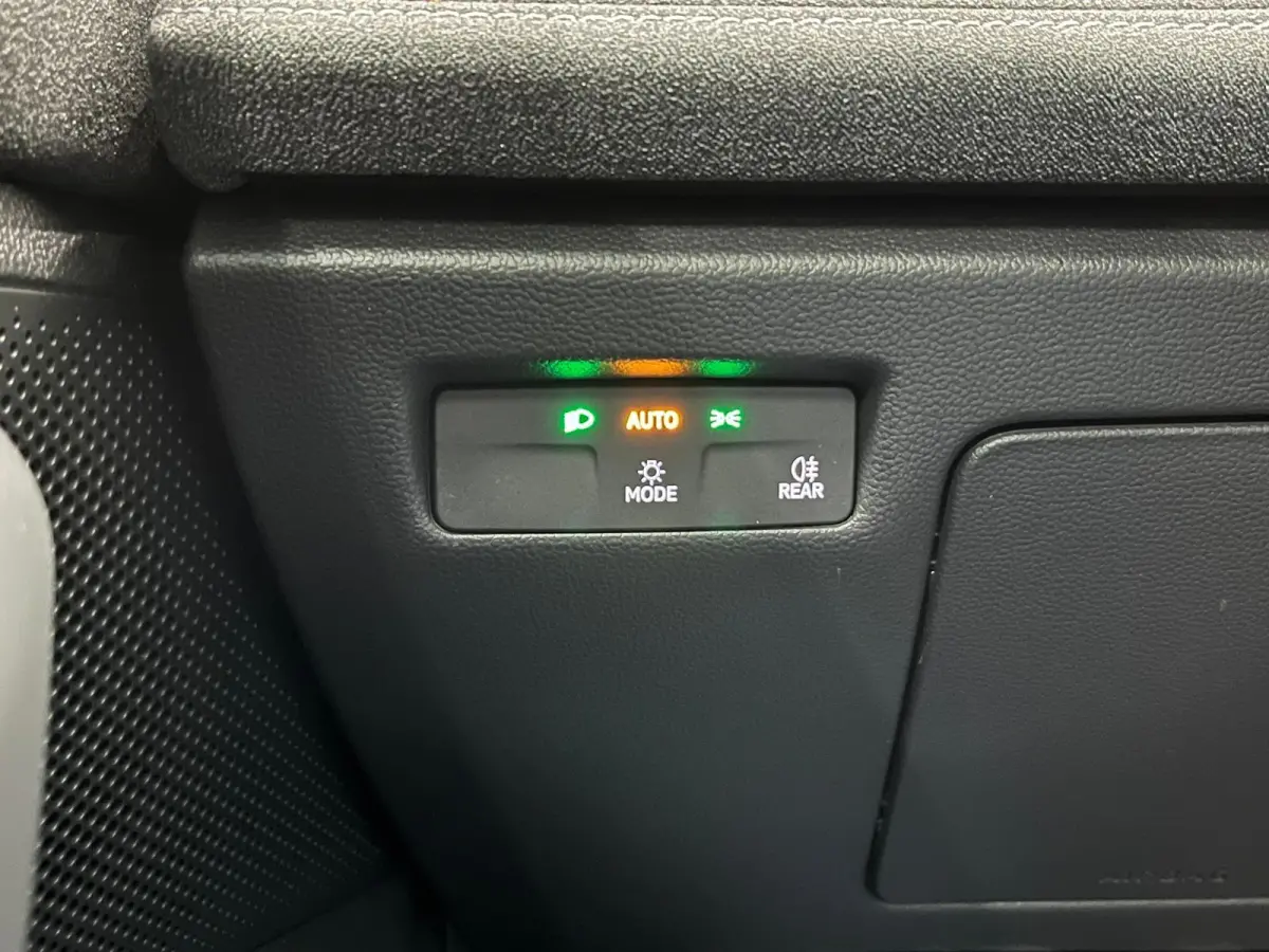 1.5 eTSI DSG-7 Aut Variant Business Airco ECC Navi Wireless Carplay 17" LM Velgen PDC VA+Camera Adaptive Cruise Control