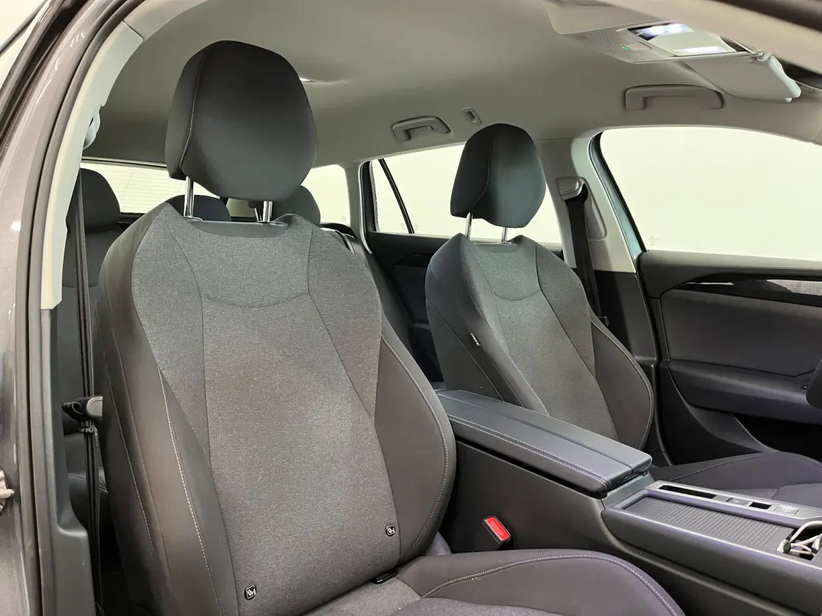 1.5 eTSI DSG-7 Aut Variant Business Airco ECC Navi Wireless Carplay 17" LM Velgen PDC VA+Camera Adaptive Cruise Control