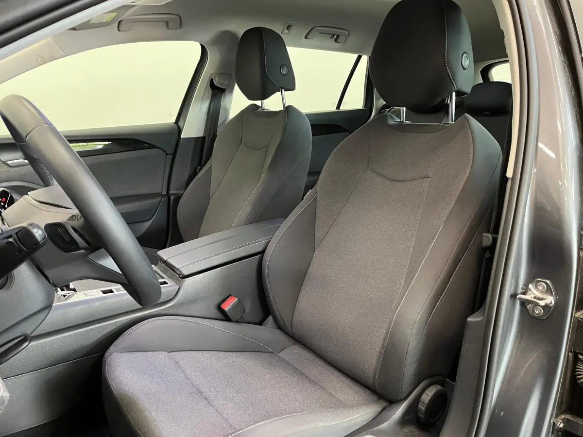 1.5 eTSI DSG-7 Aut Variant Business Airco ECC Navi Wireless Carplay 17" LM Velgen PDC VA+Camera Adaptive Cruise Control