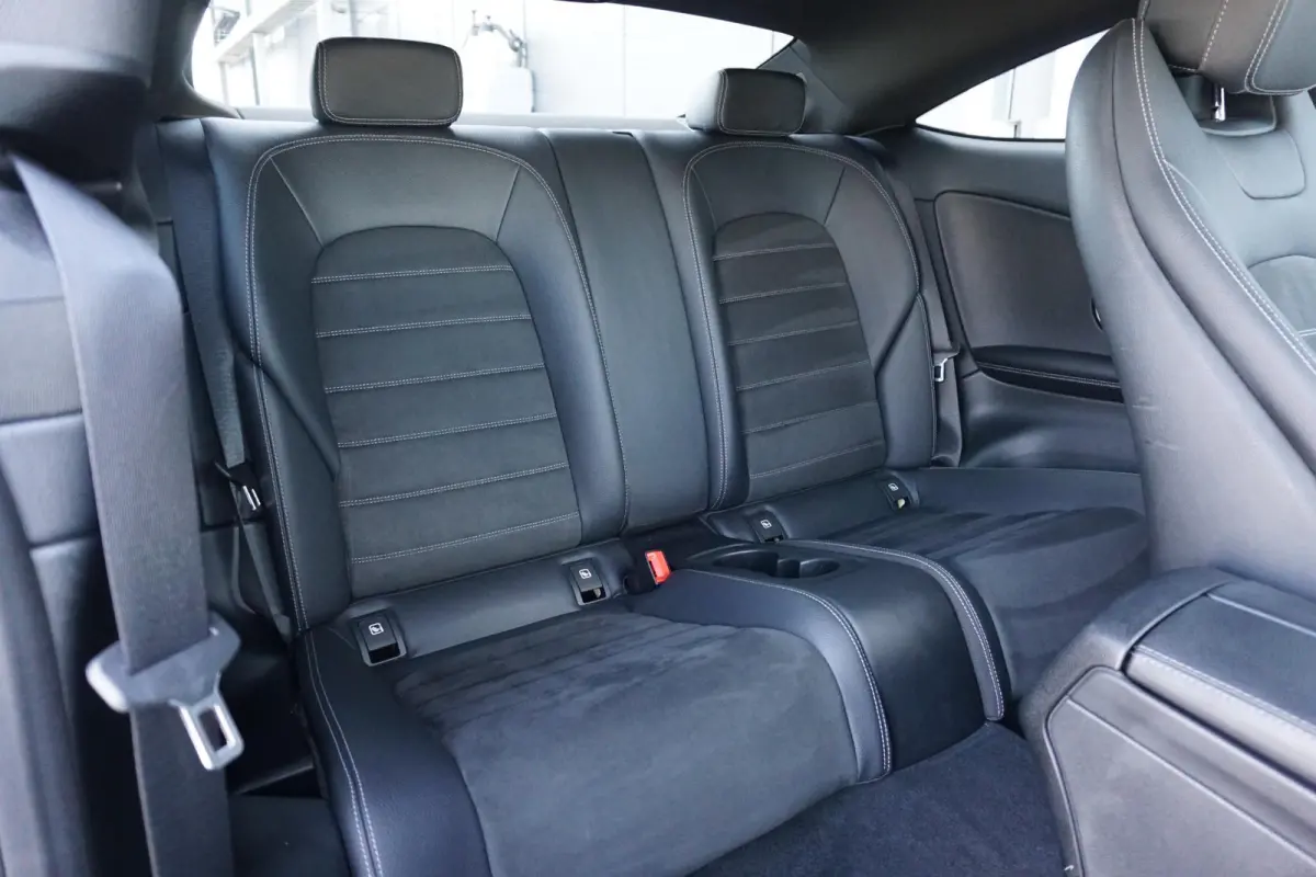180 Ambition AMG + SPORTSTOELEN / 19'' / STOELVERWARMING / XENON