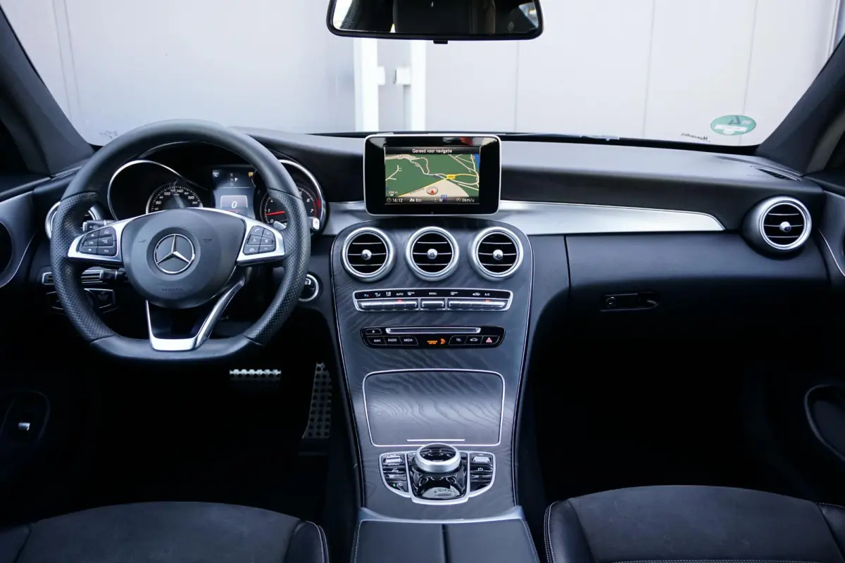 180 Ambition AMG + SPORTSTOELEN / 19'' / STOELVERWARMING / XENON