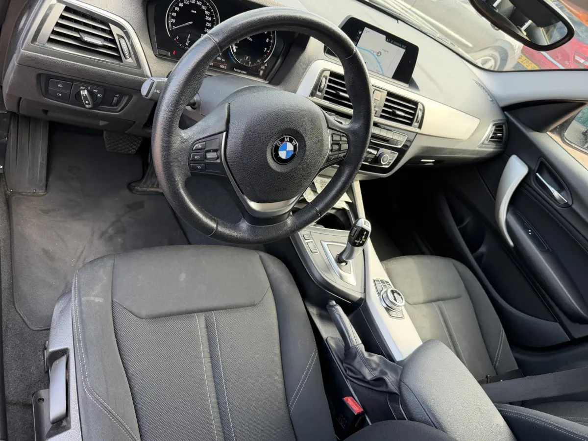 118i Executive / Automaat / NAP / LED / Navi / Pdc