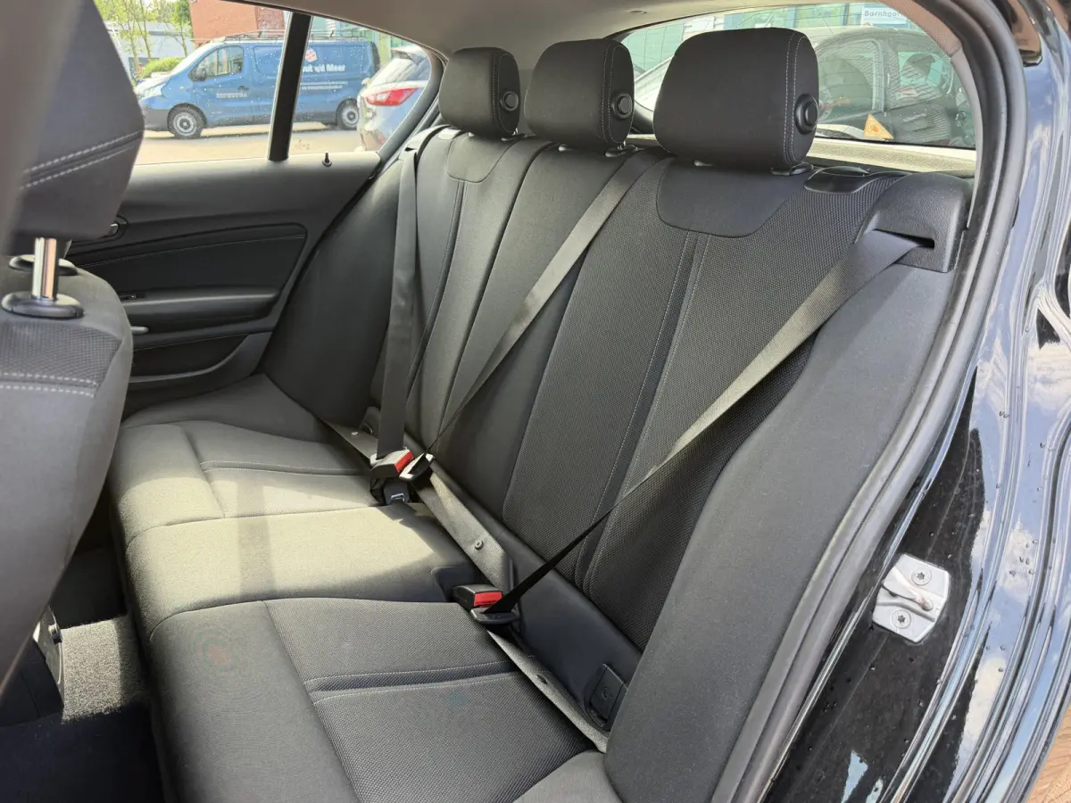 118i Executive / Automaat / NAP / LED / Navi / Pdc