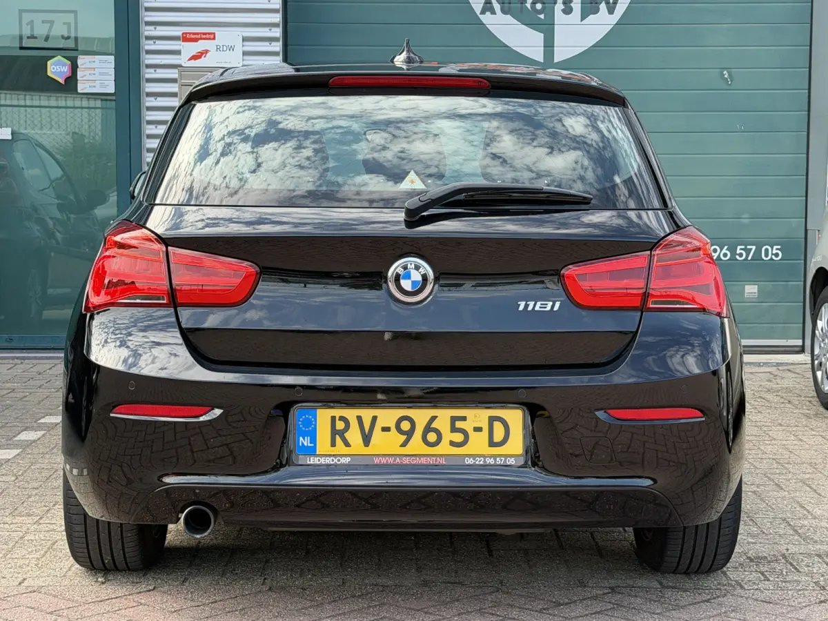118i Executive / Automaat / NAP / LED / Navi / Pdc