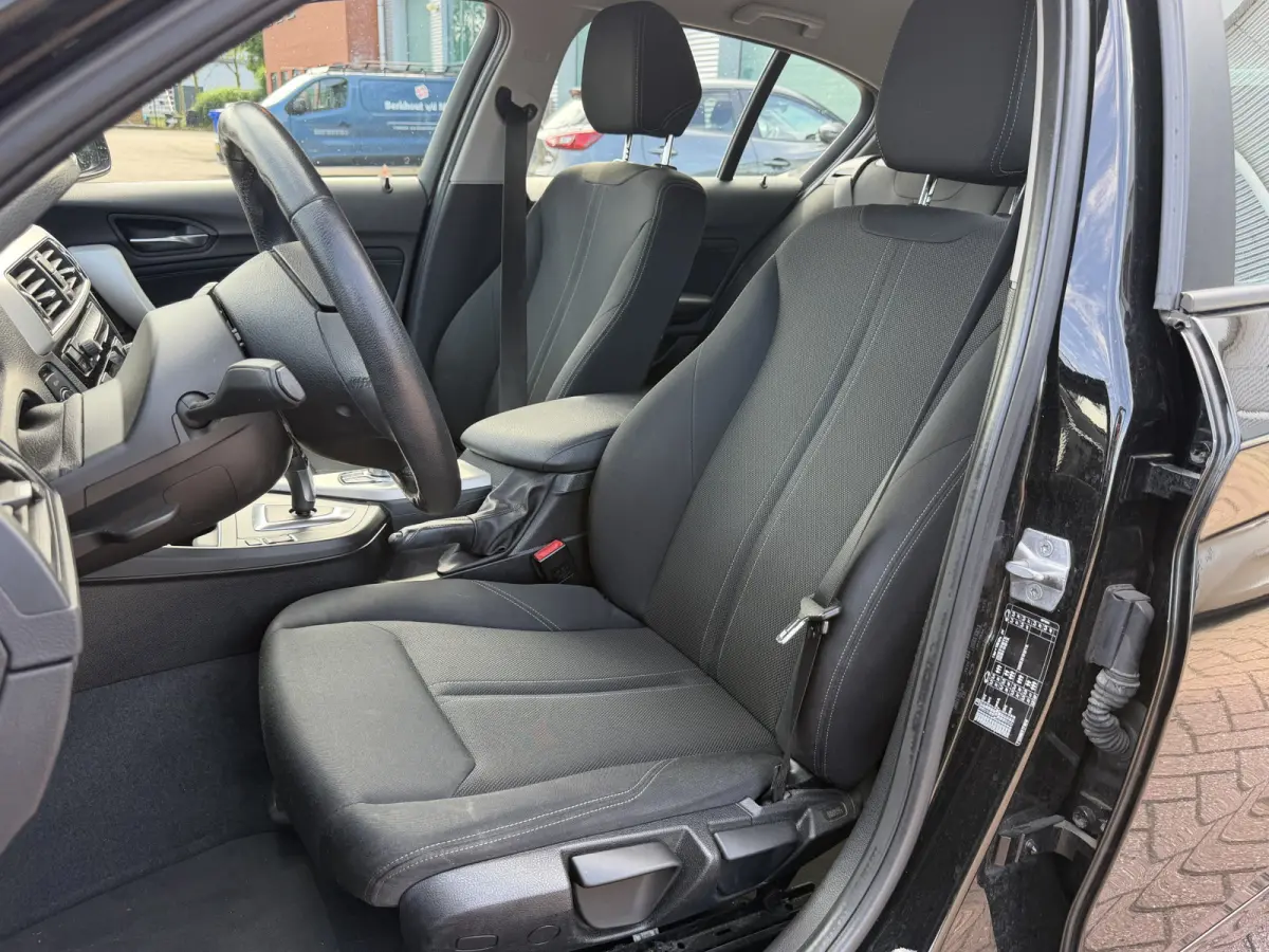 118i Executive / Automaat / NAP / LED / Navi / Pdc