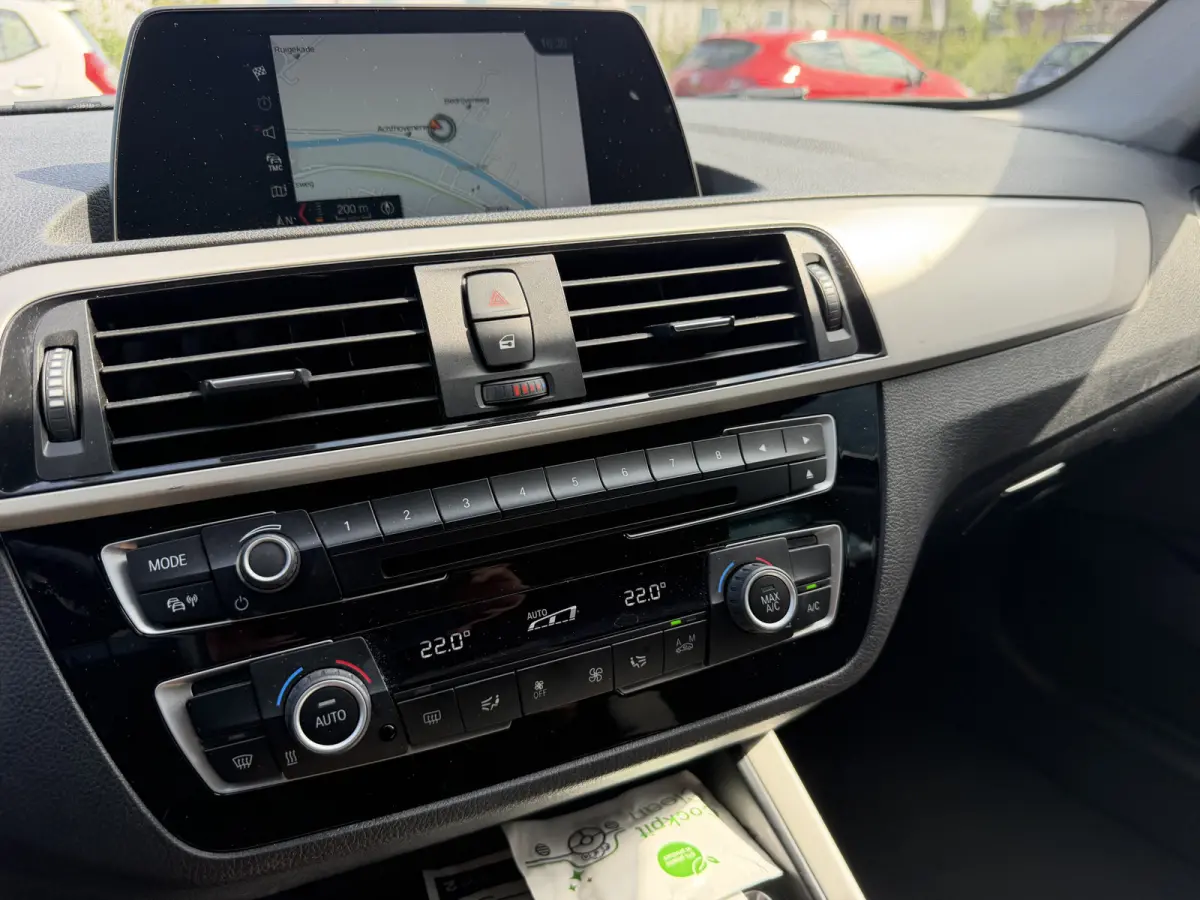118i Executive / Automaat / NAP / LED / Navi / Pdc