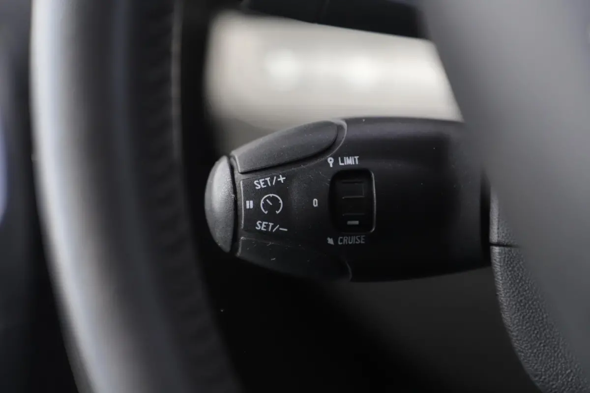 1.2 PureTech Active Trekhaak Radio Bluetooth Airco Cruise Control LED