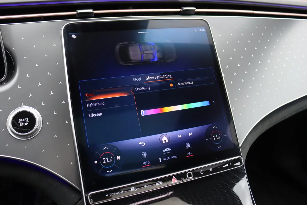 300 AMG Line 90 kWh | Airmatic | Distronic | Panoramadak | Warmtepomp | Memory | Keyless Go | Camera | Dodehoekassistent | High Perf. LED |