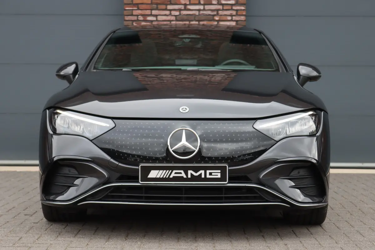 300 AMG Line 90 kWh | Airmatic | Distronic | Panoramadak | Warmtepomp | Memory | Keyless Go | Camera | Dodehoekassistent | High Perf. LED |