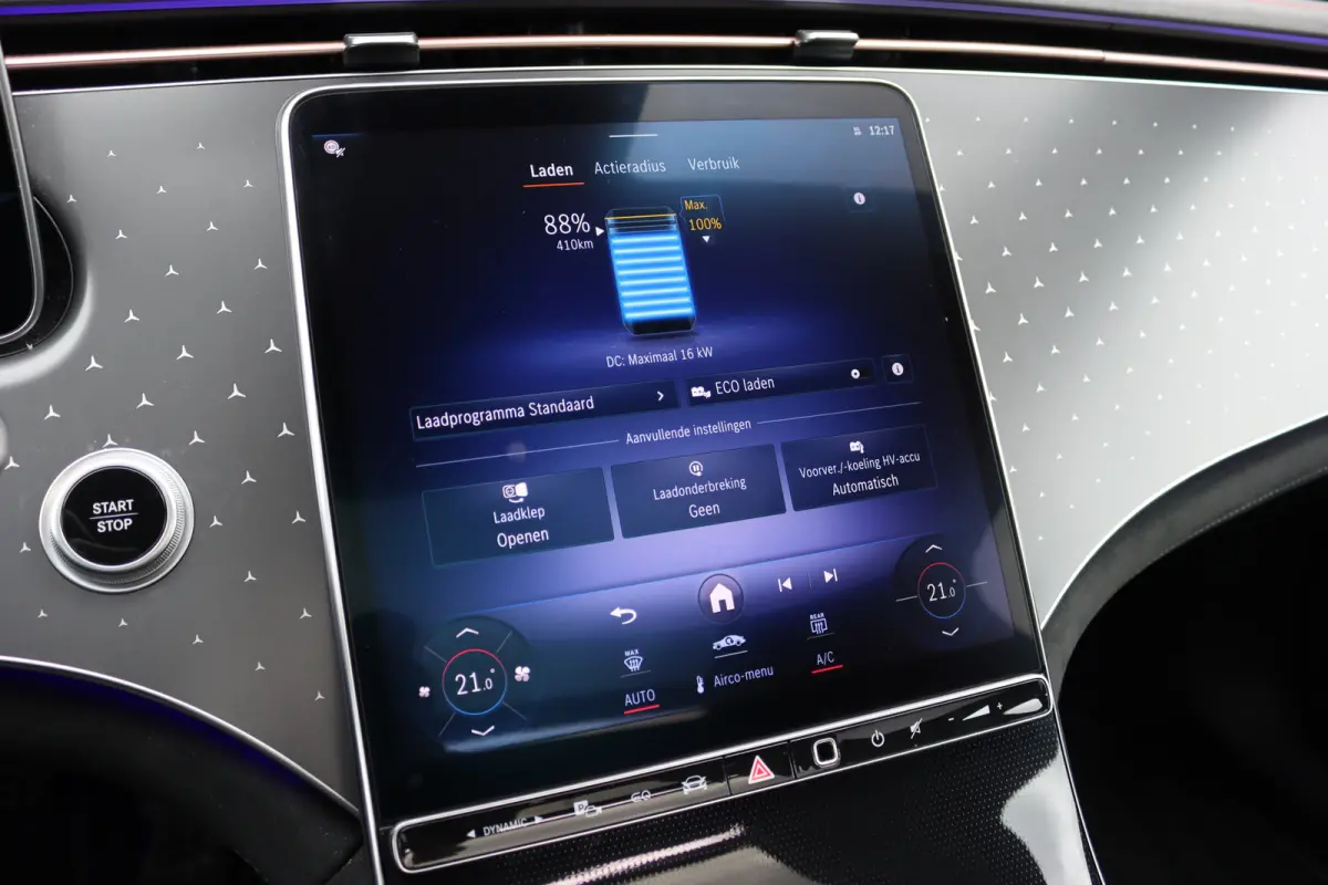 300 AMG Line 90 kWh | Airmatic | Distronic | Panoramadak | Warmtepomp | Memory | Keyless Go | Camera | Dodehoekassistent | High Perf. LED |