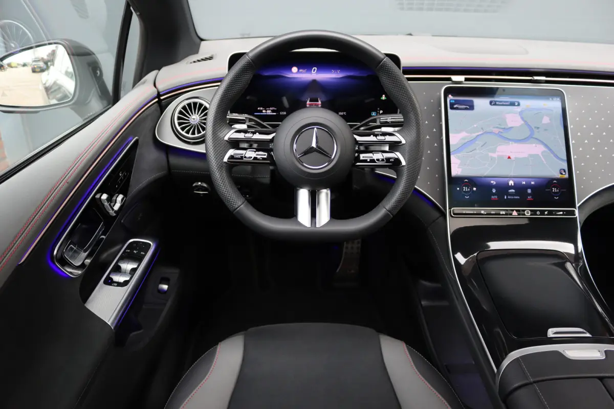 300 AMG Line 90 kWh | Airmatic | Distronic | Panoramadak | Warmtepomp | Memory | Keyless Go | Camera | Dodehoekassistent | High Perf. LED |