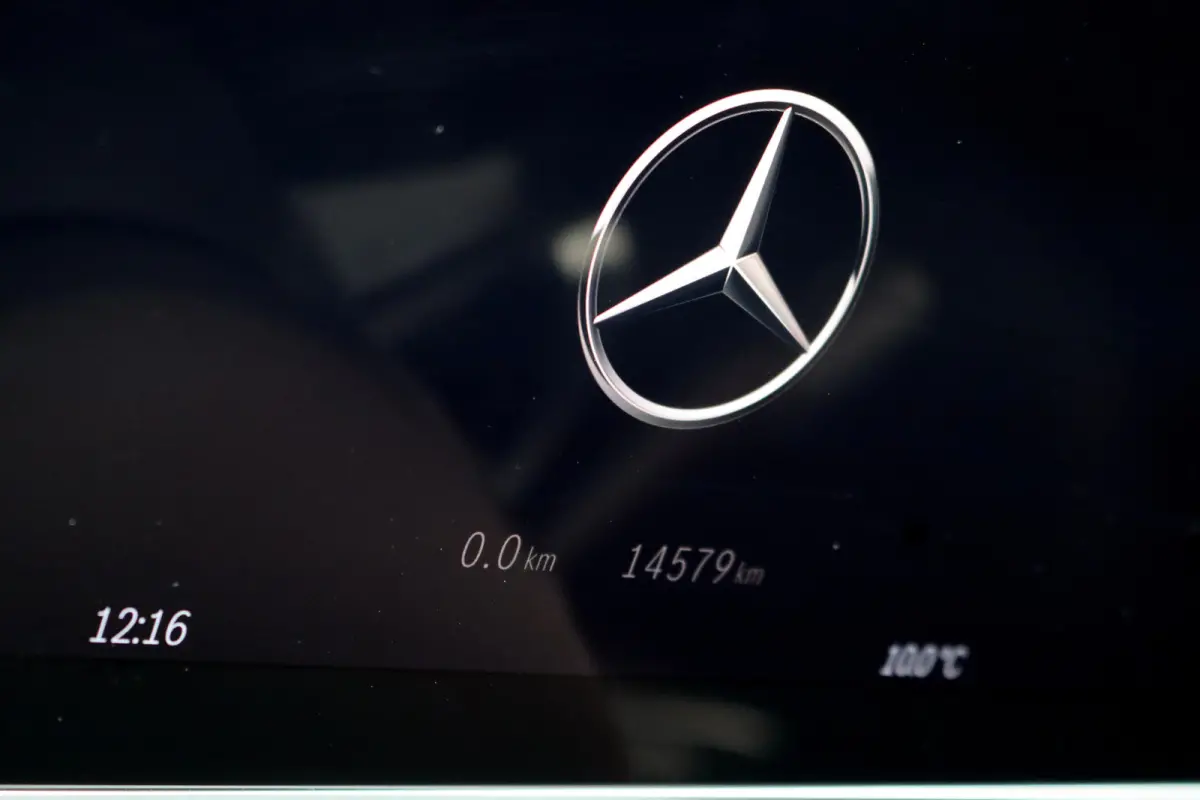 300 AMG Line 90 kWh | Airmatic | Distronic | Panoramadak | Warmtepomp | Memory | Keyless Go | Camera | Dodehoekassistent | High Perf. LED |