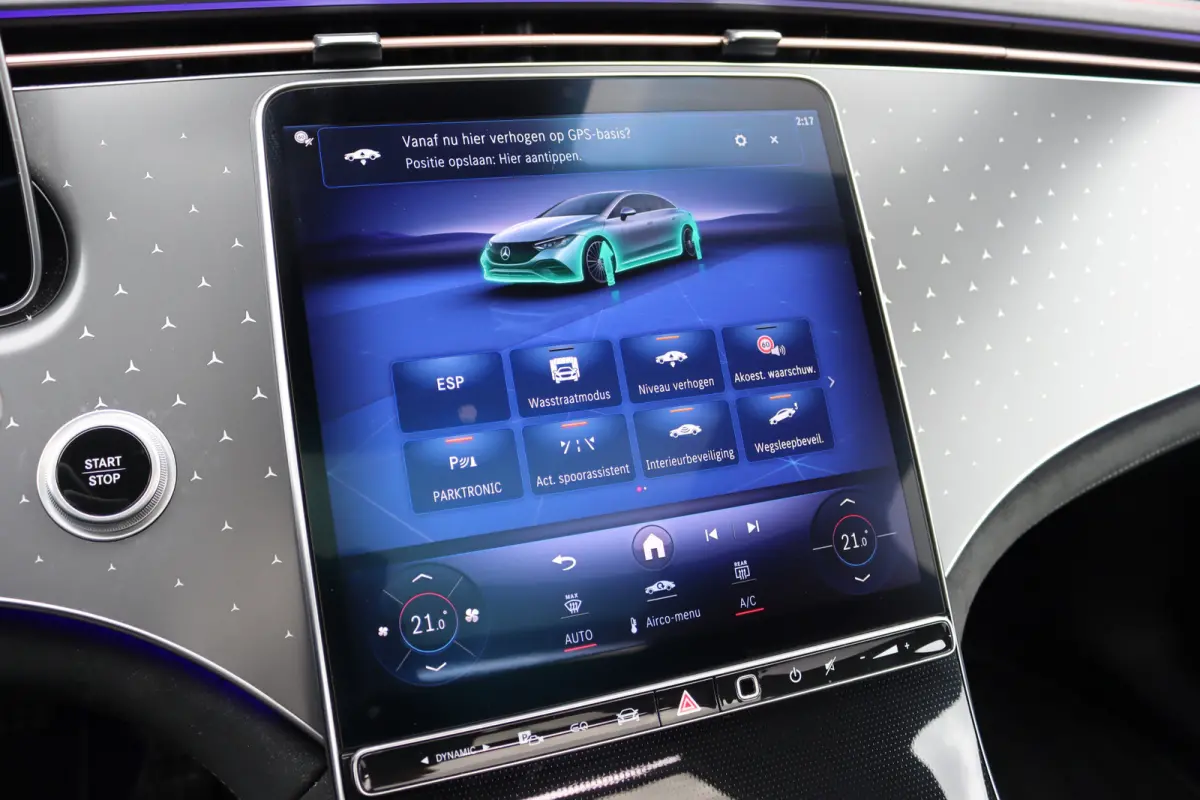 300 AMG Line 90 kWh | Airmatic | Distronic | Panoramadak | Warmtepomp | Memory | Keyless Go | Camera | Dodehoekassistent | High Perf. LED |