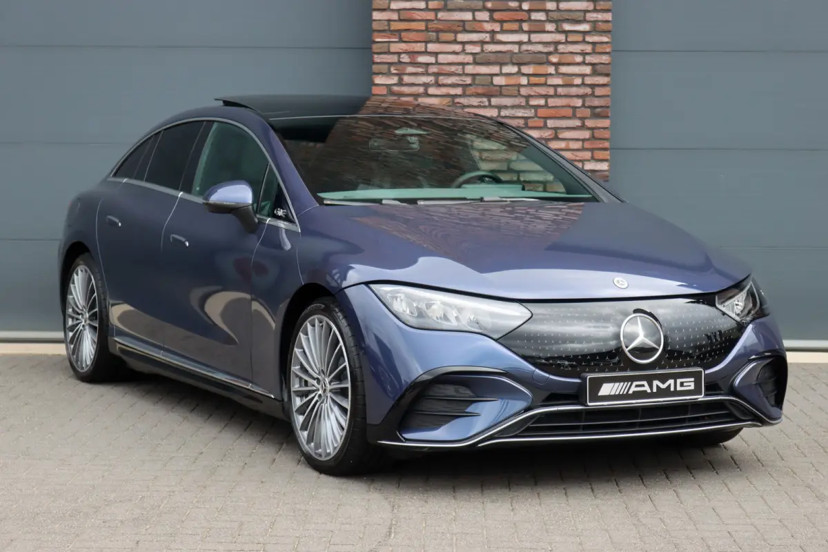 300 AMG Line 90 kWh | Airmatic | Distronic | Panoramadak | Warmtepomp | Memory | Camera | Keyless Go | Dodehoekassistent | High Perf. LED |