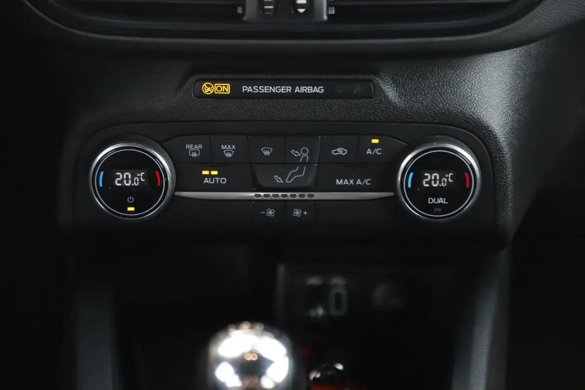 1.0 EcoBoost Hybrid ST Line Business Trekhaak Achteruitrijcamera Navigatie Carplay Climate Cruise Control