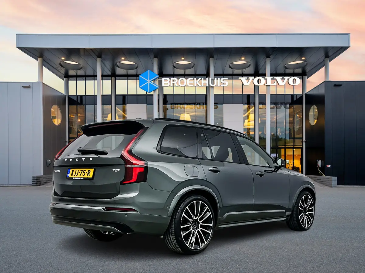 T8 Recharge Ultra Dark Excecutive | 22" | Gelaagd & Getint Glas | Alumium Inleg | Zwarte hemel | Luchtvering | Geventileerd Nappa | Bowers & Wilkins | Stoelmassage | Panoramadak | Head-Up | 