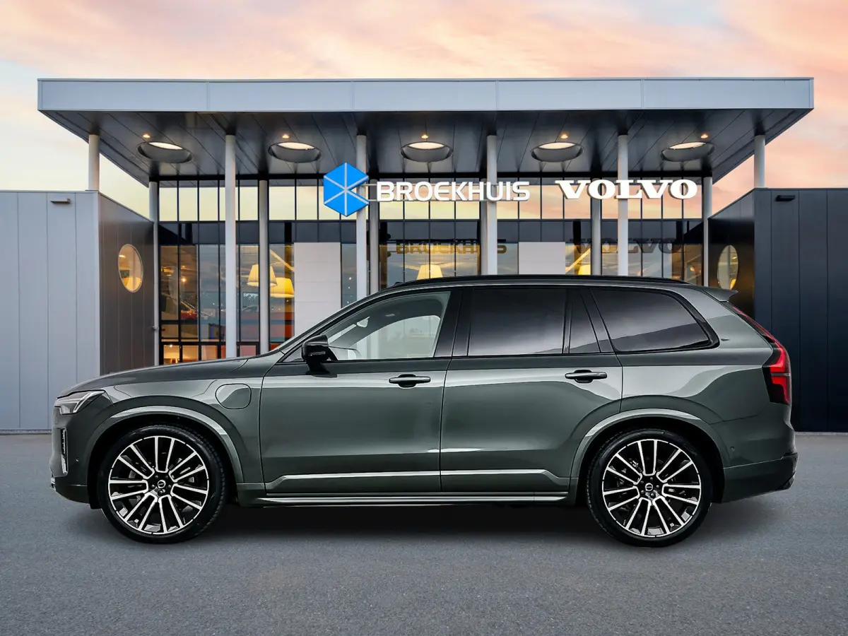 T8 Recharge Ultra Dark Excecutive | 22" | Gelaagd & Getint Glas | Alumium Inleg | Zwarte hemel | Luchtvering | Geventileerd Nappa | Bowers & Wilkins | Stoelmassage | Panoramadak | Head-Up | 