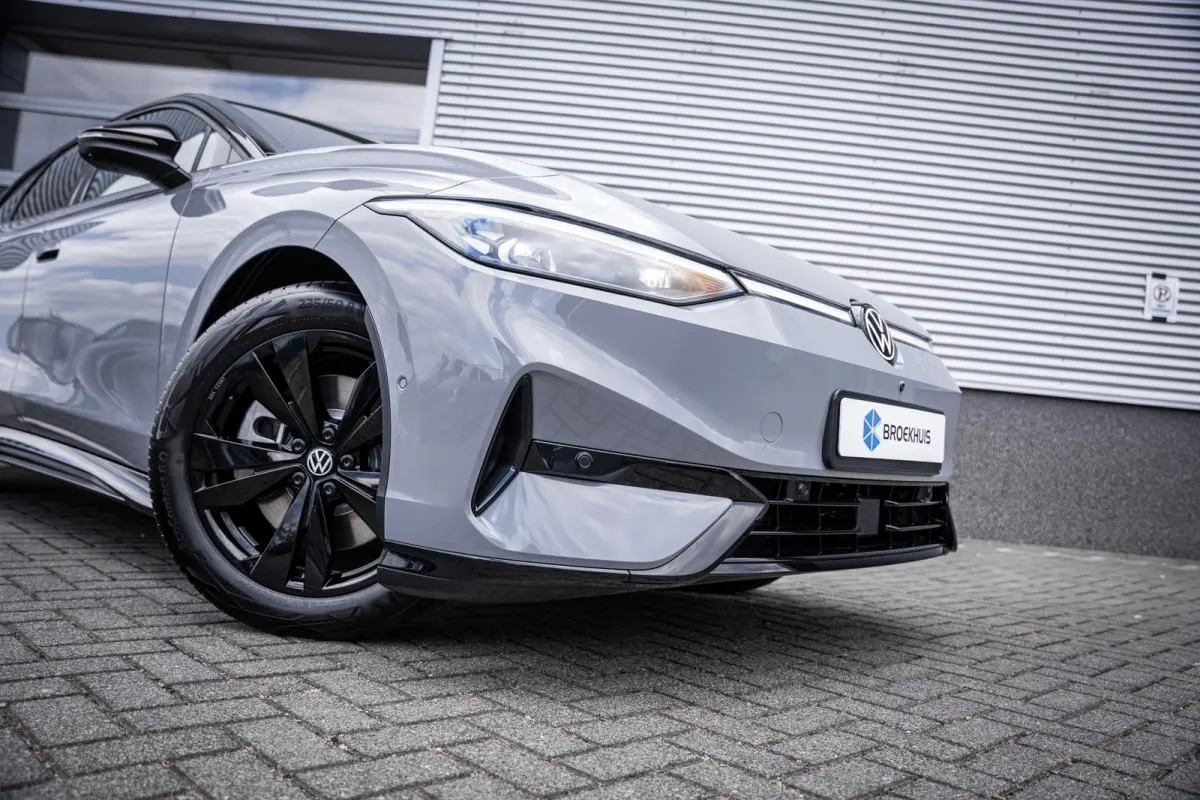 Limited Edition Plus | 360 graden camera (Area View) | Achterklep, elektrisch, met sensorgestuurde opening (Easy Open) | Geheugenfunctie voor Parkeerassistent (Trained Park Assist)