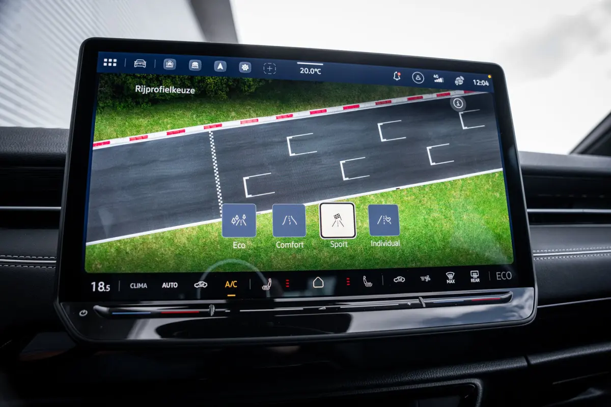 Limited Edition Plus | 360 graden camera (Area View) | Achterklep, elektrisch, met sensorgestuurde opening (Easy Open) | Geheugenfunctie voor Parkeerassistent (Trained Park Assist)